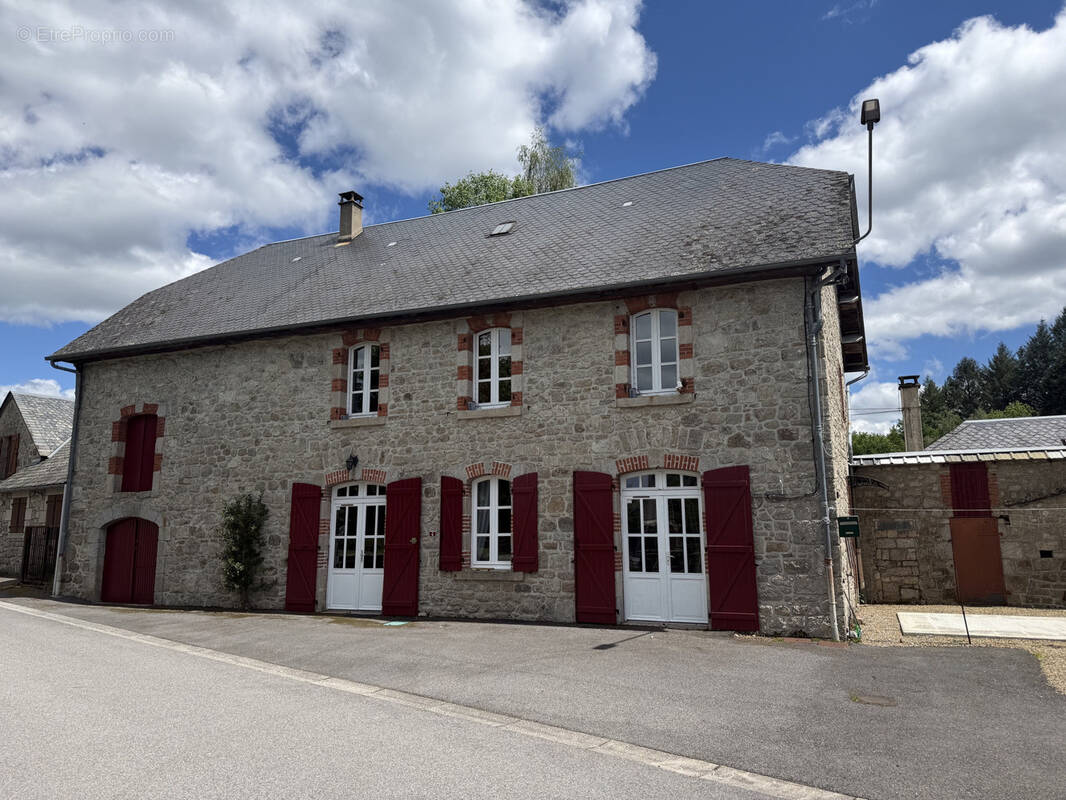 Maison à MAUSSAC