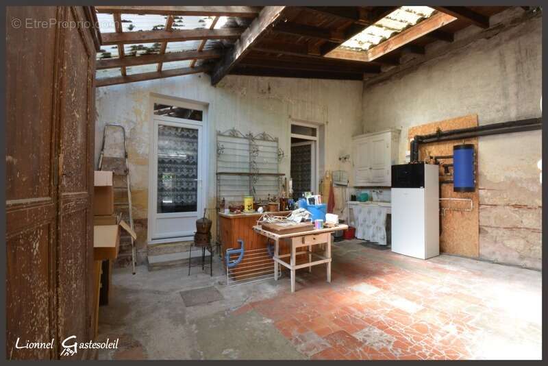 Maison de ville à vendre 4 chambres extérieur et garage sur la commune de Port Sainte Foy et Ponchapt en Dordogne - photo 12