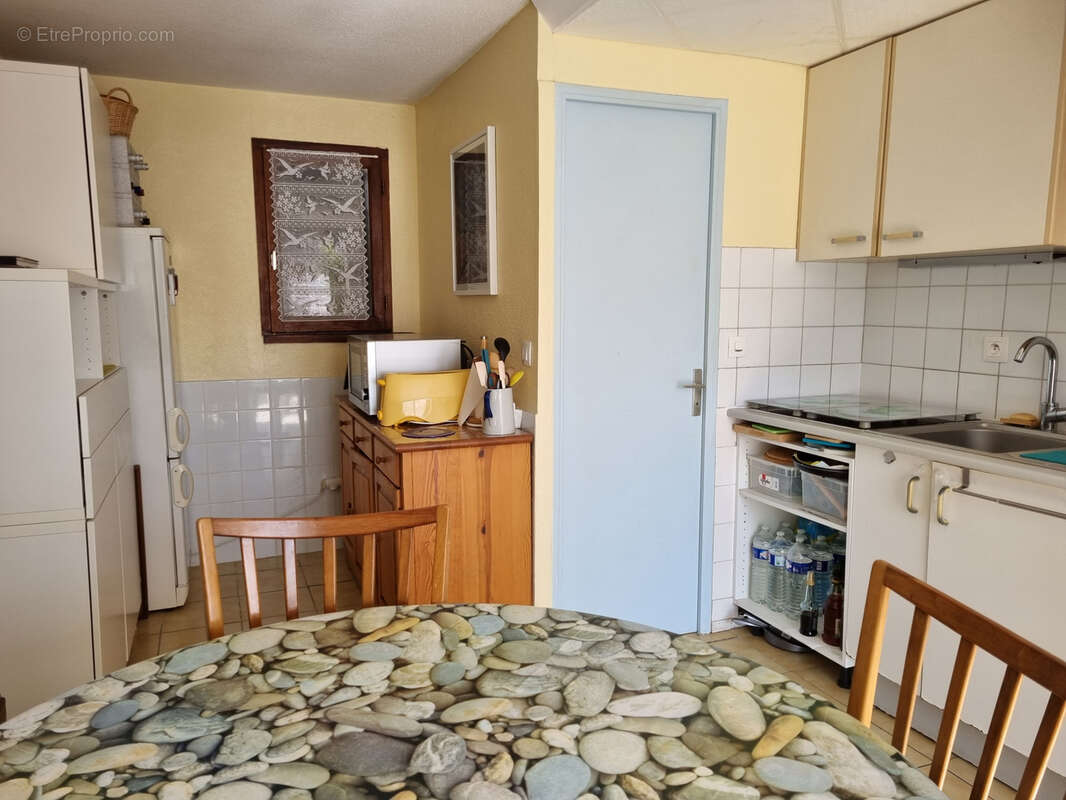 A vendre - plage du grazel- pavillon 2 chambres - mezzanine - terrasse - photo 5