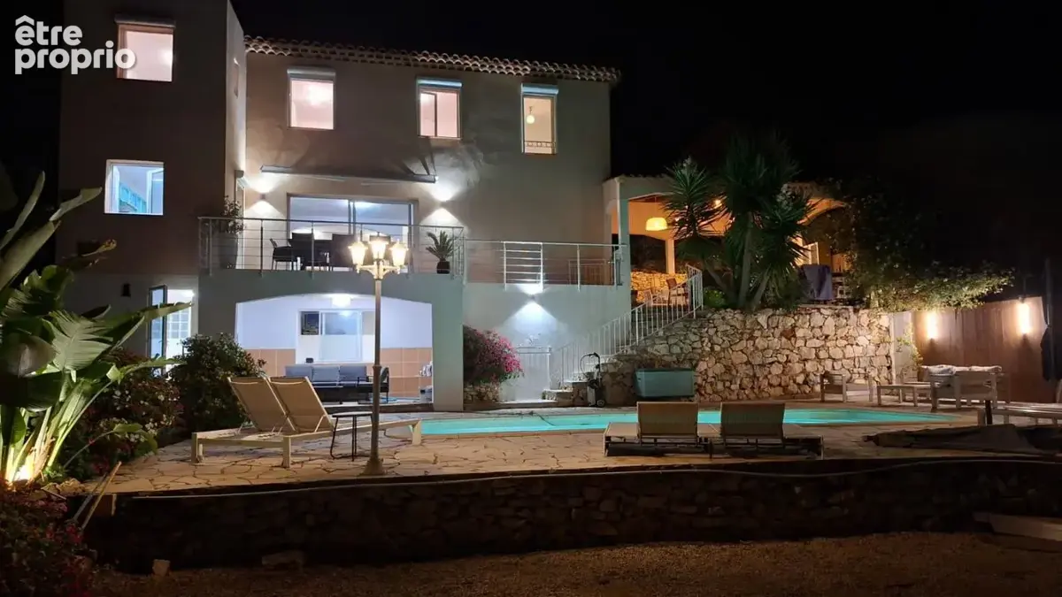 Belle villa vue mer de 159 m2 sur terrain de 714 m2 - photo 2