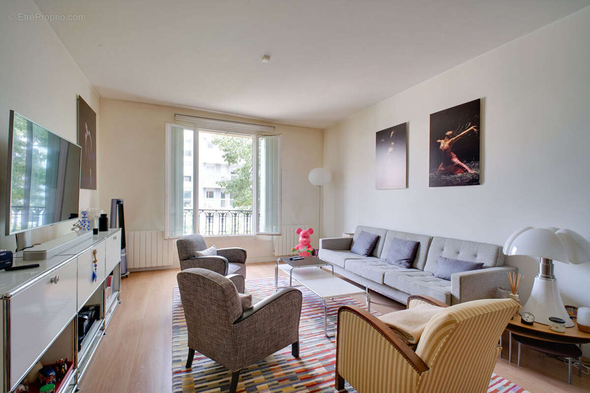 Appartement à PARIS-15E