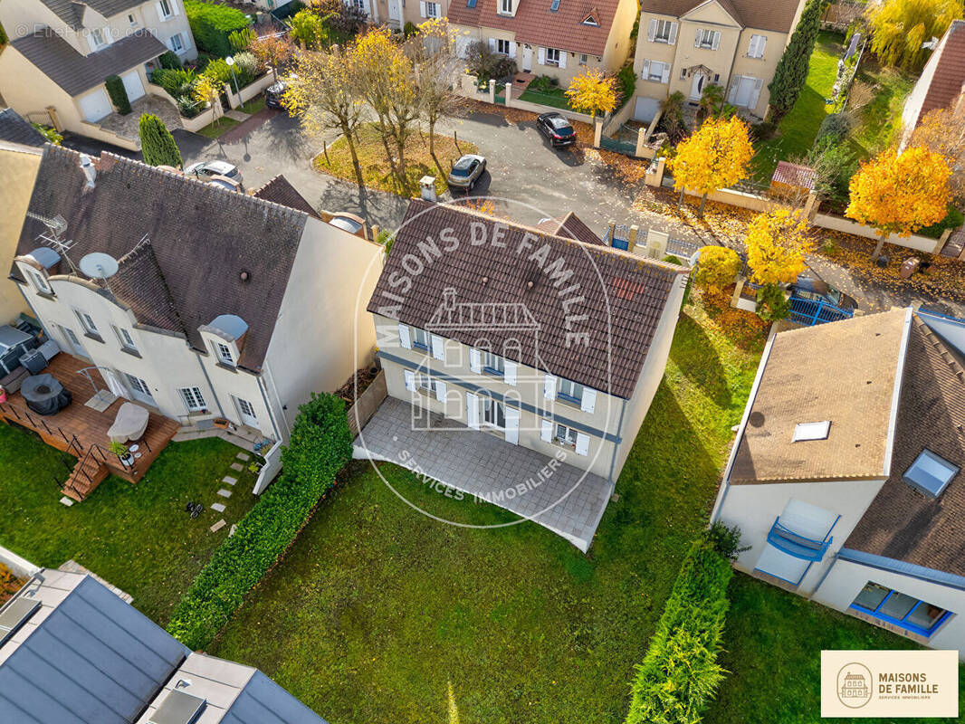 Maison à SARTROUVILLE