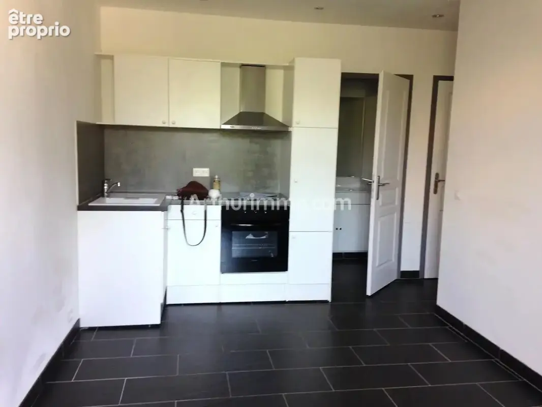 Appartement 64 m² à Cogolin  - photo 3