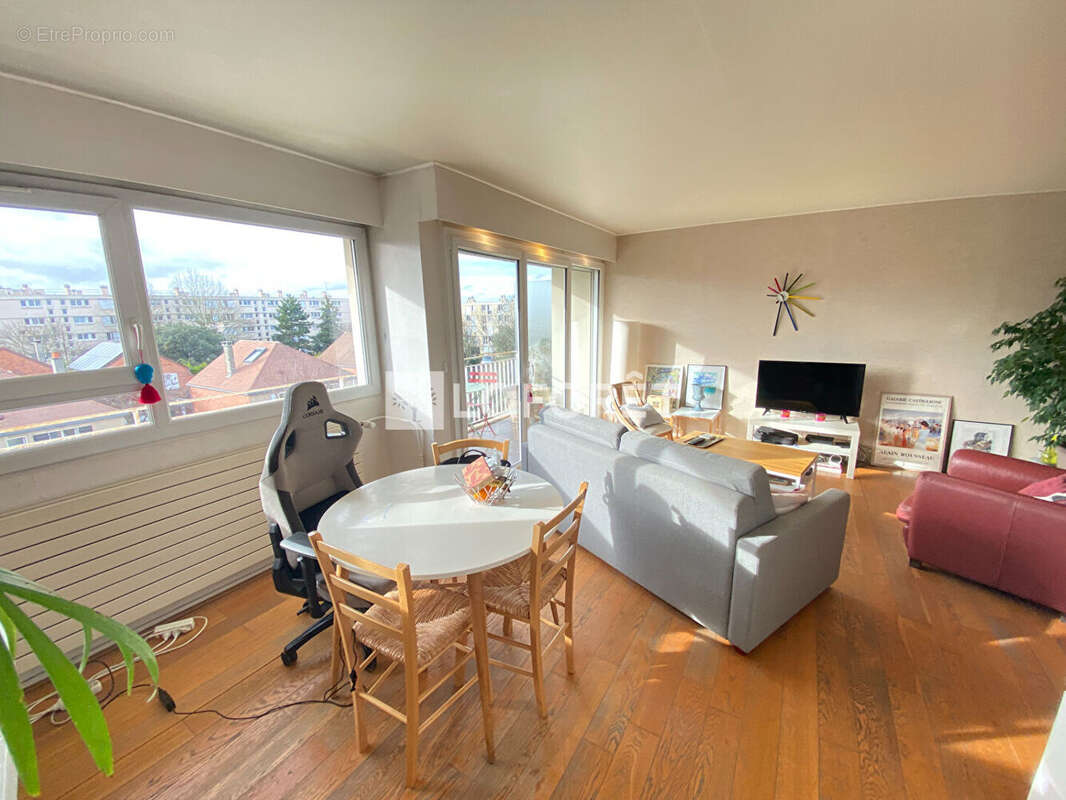 Appartement à RUEIL-MALMAISON