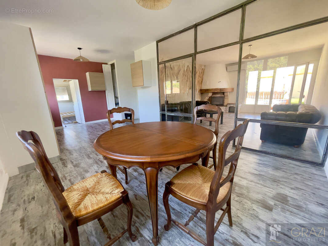 Appartement à SIX-FOURS-LES-PLAGES