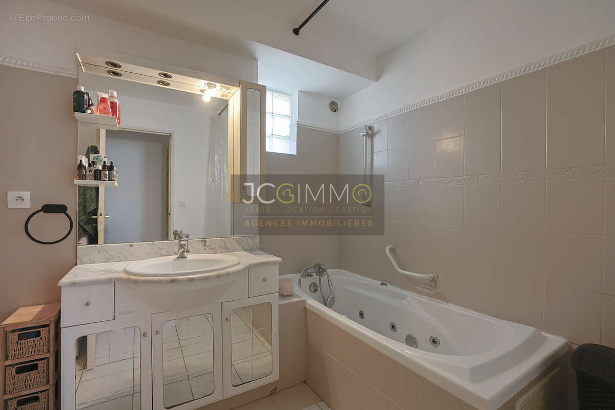 Appartement T4 + 2 extérieurs - photo 17