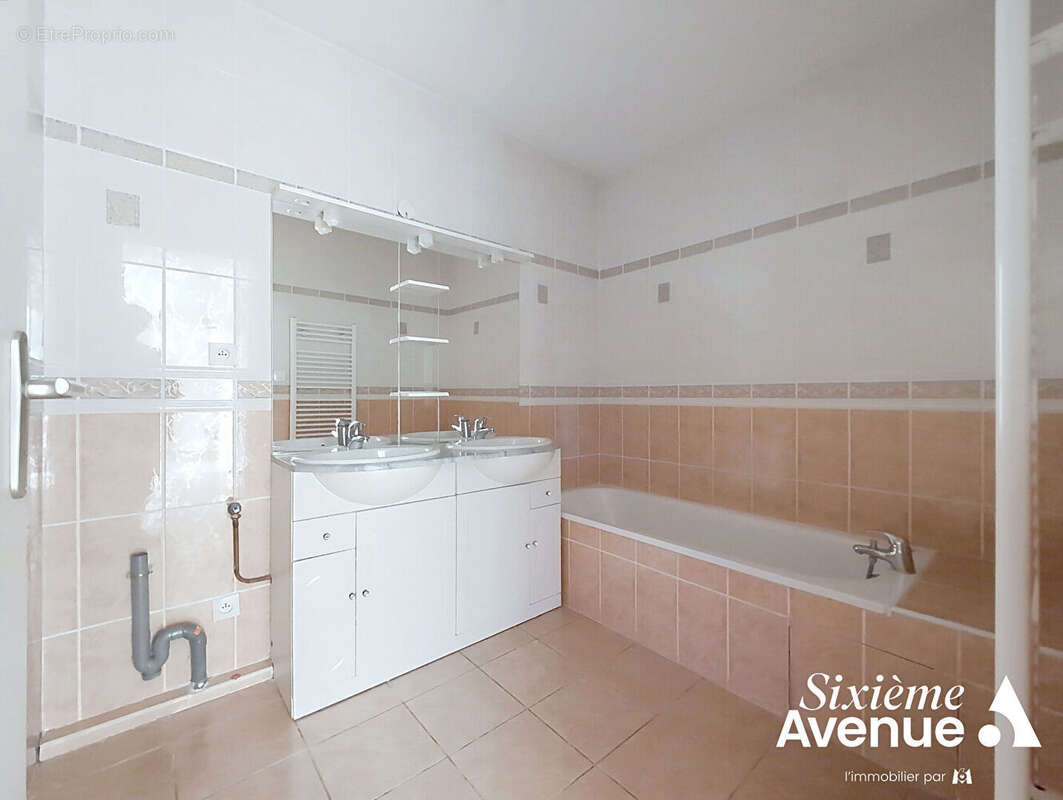 Appartement à SAINT-SYMPHORIEN-D&#039;OZON