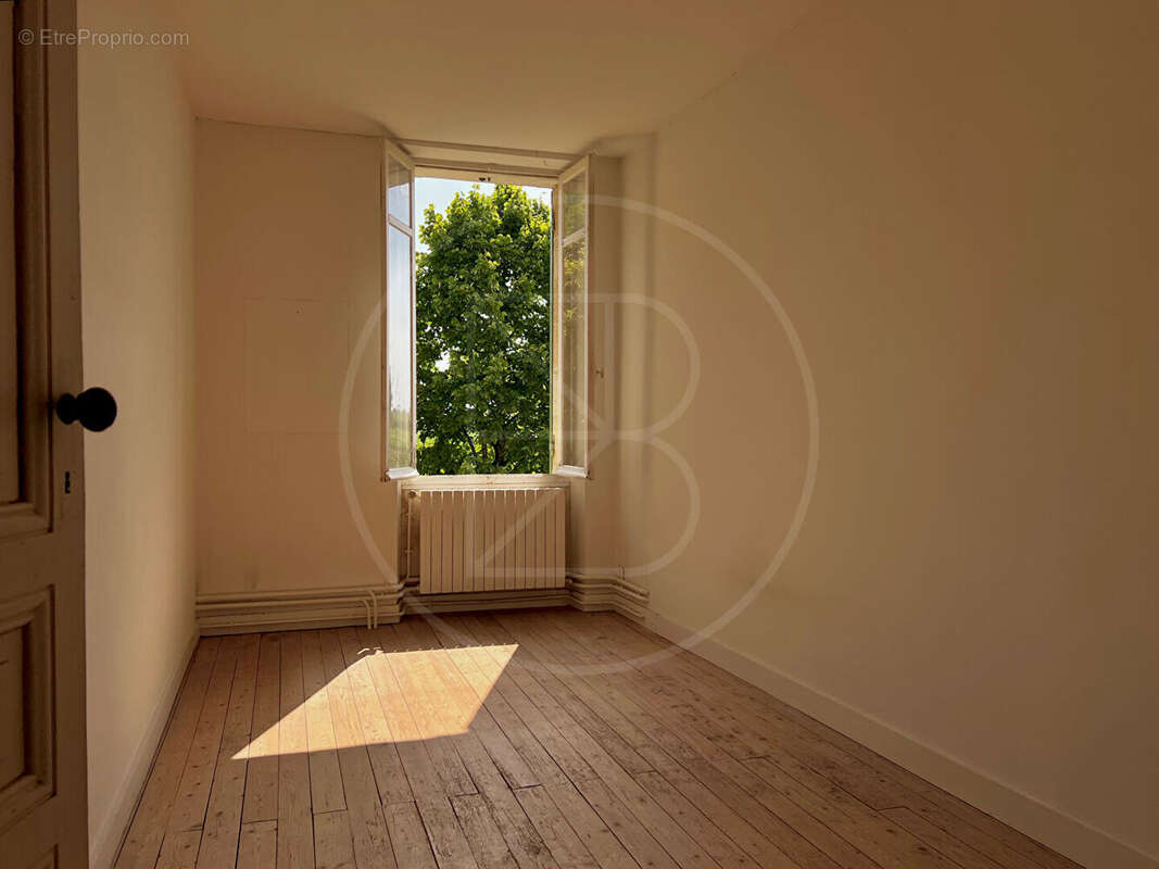 Maison à SAINT-EMILION