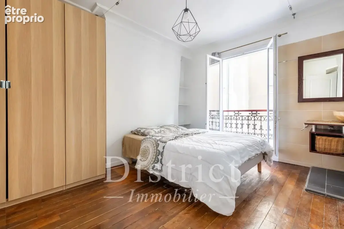 Abbesses - 2 pièces de 39m² en étage élevé. Calme et lumineux! - photo 4