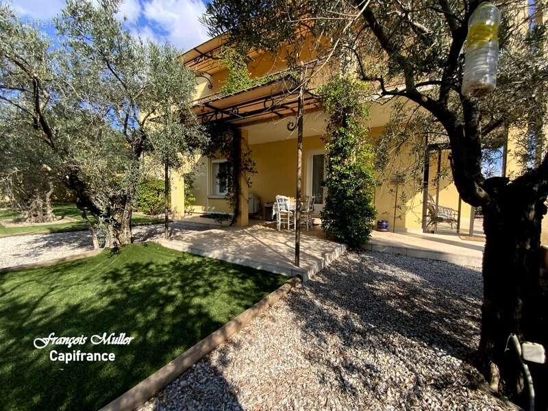 Appartement T4 96 m2 avec jardin au rez-de-chaussée d'une villa - photo 4