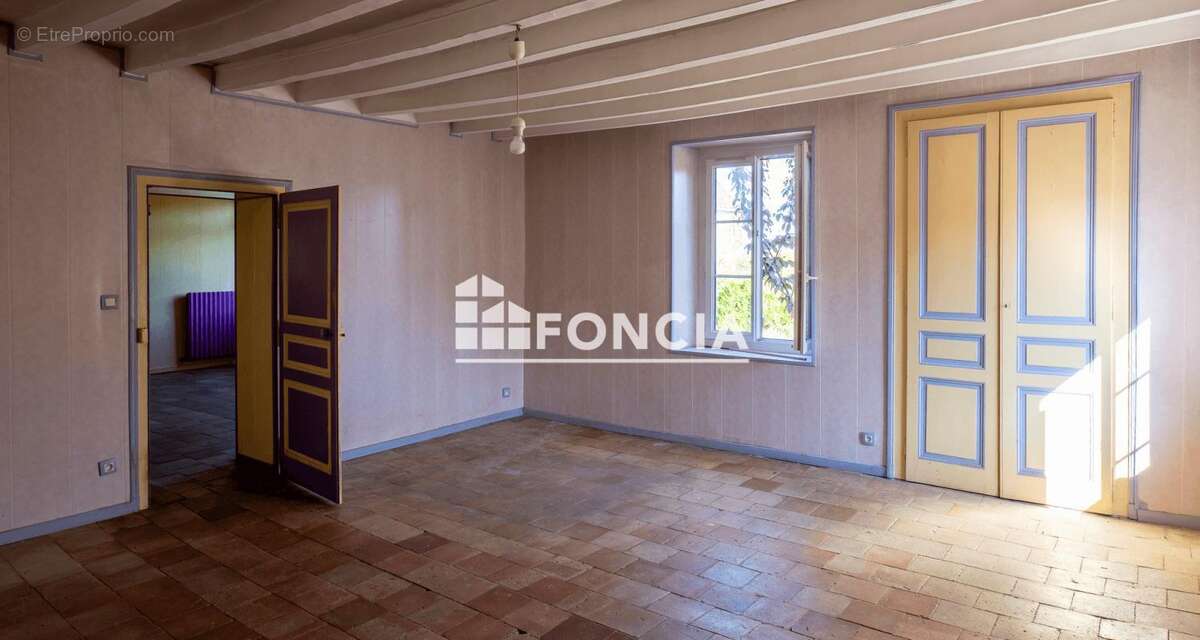 Charmante maison de caractère avec dépendances et grand jardin arboré - photo 5
