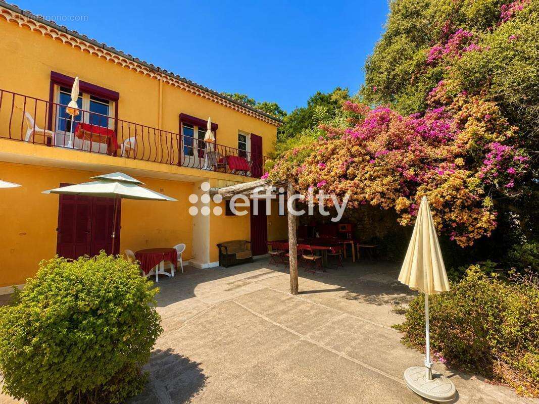 Appartement 127 m² à Hyeres  - photo 2