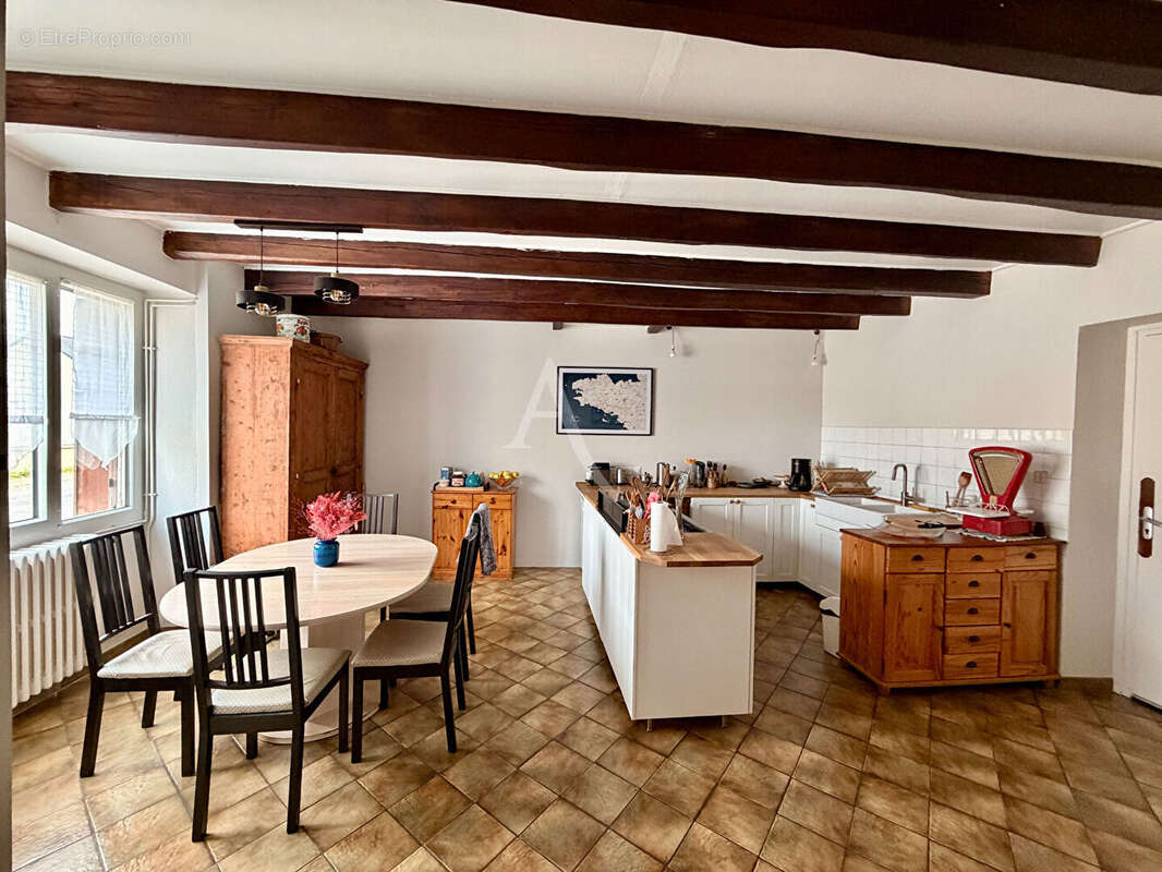 Maison familiale spacieuse avec verger. - photo 3