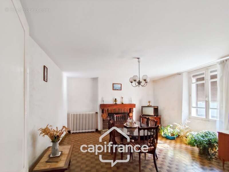 Maison à BESSE-SUR-BRAYE