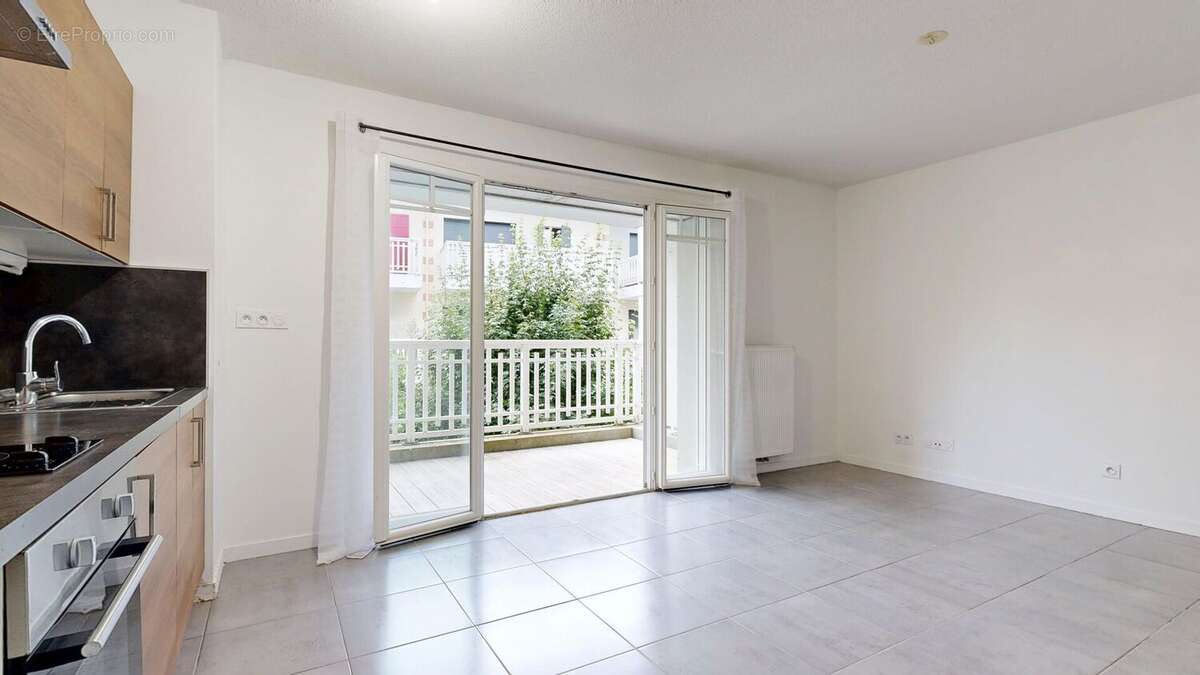 AppartementavecdeuxbalconsetparkingensoussolLaTest - Appartement à LE BOUSCAT