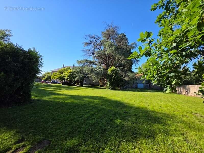 Appartement à SAINT-SORNIN-LEULAC