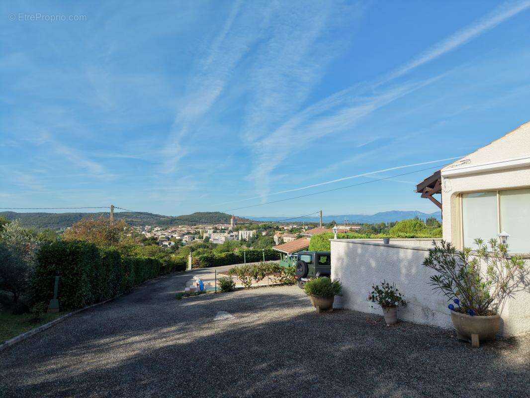 Maison à VILLENEUVE-DE-BERG