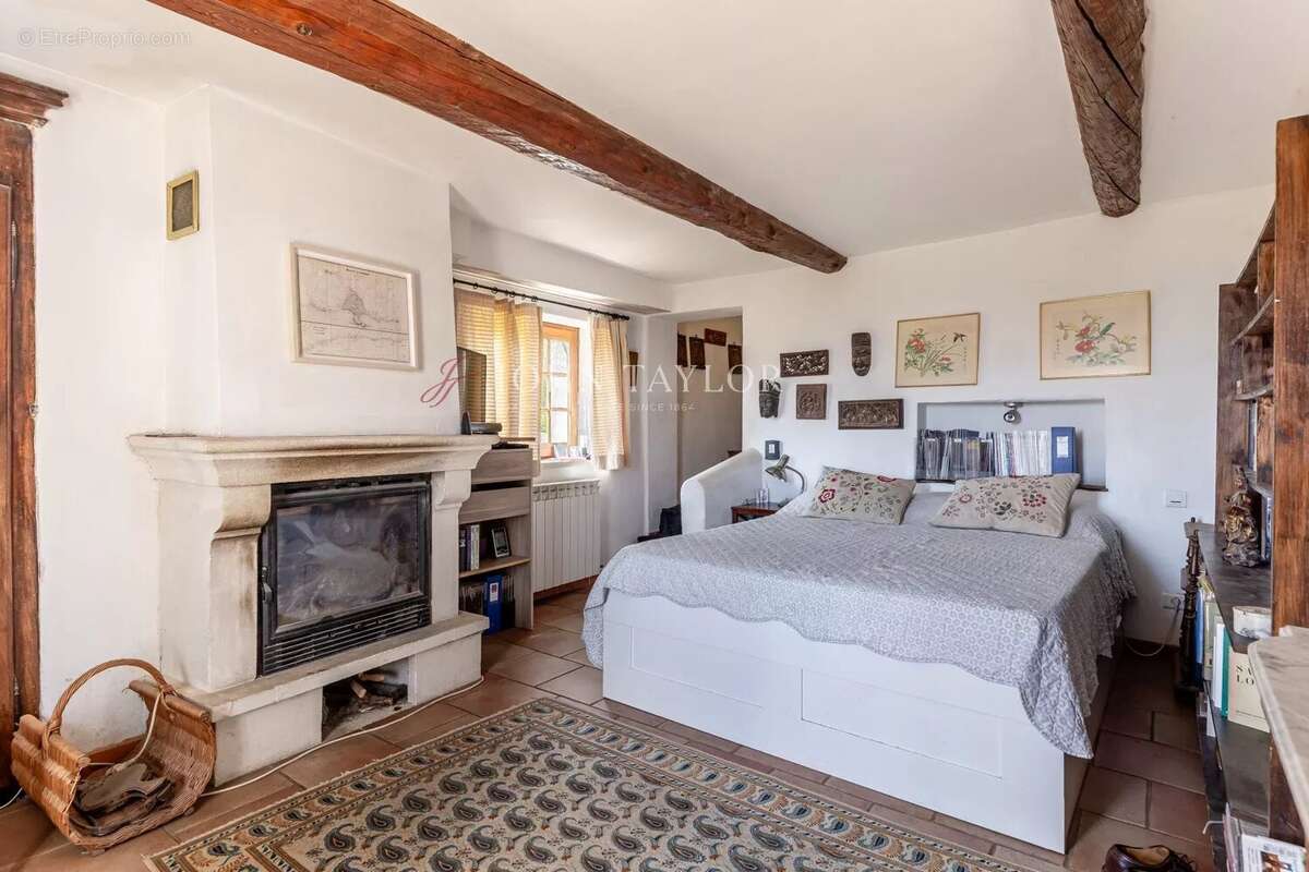 Maison à SAINT-SATURNIN-LES-APT