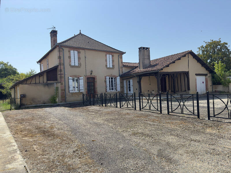 Maison à CAZAUBON