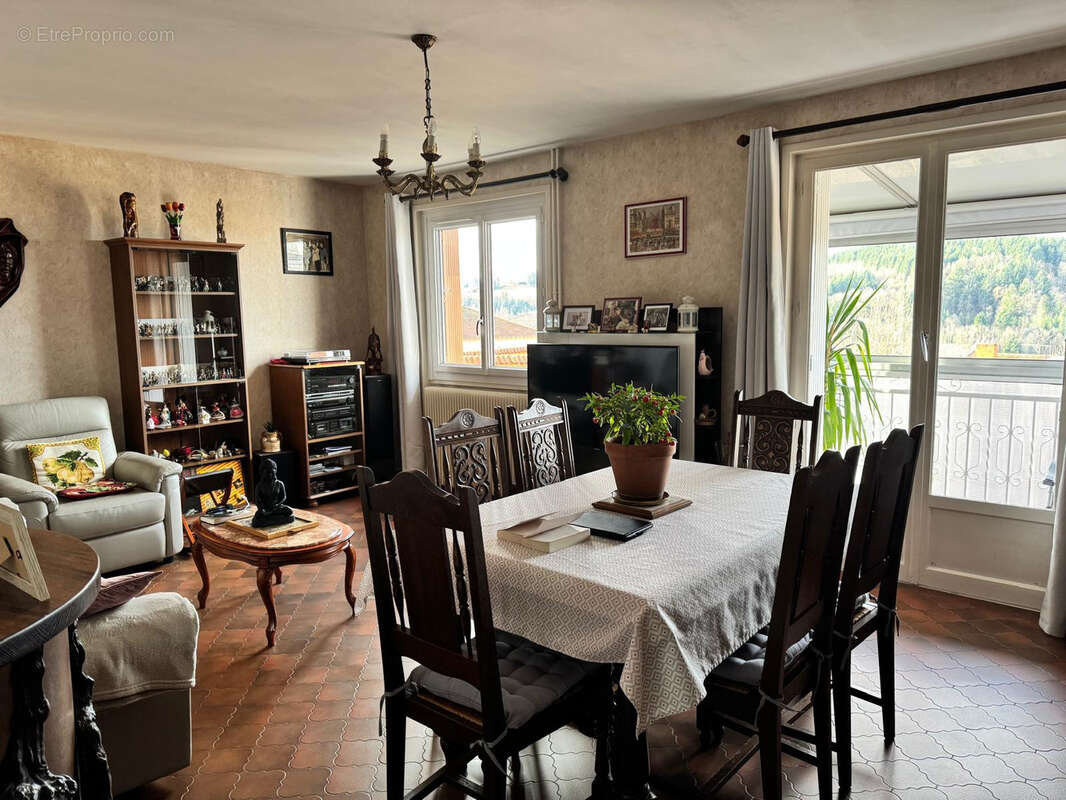 Appartement à THIZY
