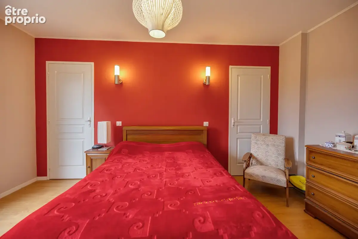 Maison de plain-pied, 5 chambres à Nercillac ( à 6mn de Cognac ), 192 m2, DPE A, terrain 2 580 m2 - photo 10