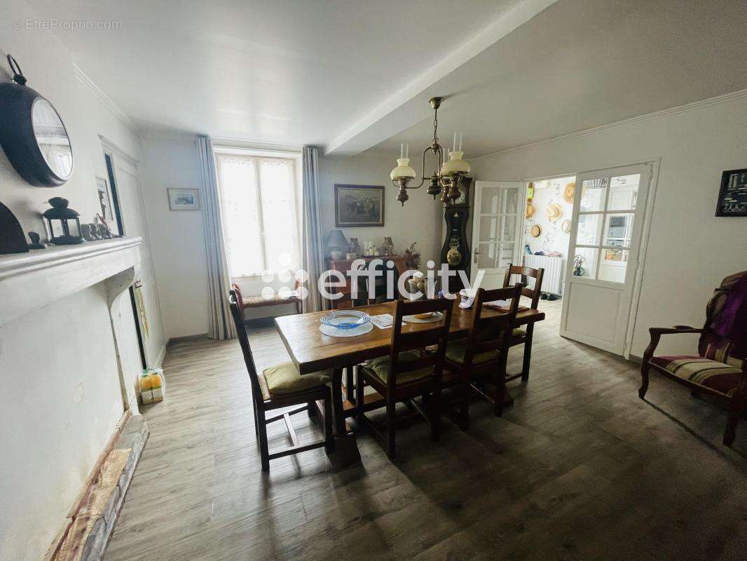 Maison 157 m² à Saint-Germain-De-La-Coudre  - photo 6