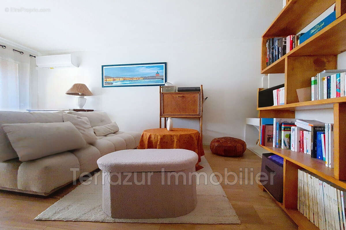 Appartement à VALLAURIS