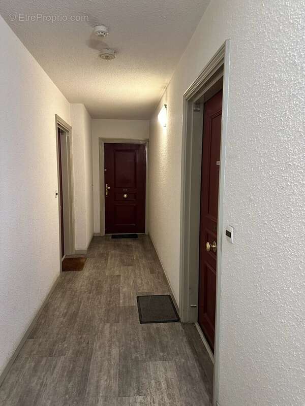 T4 lumineux de 87 m² avec balcon, ascenseur et garage en option – Secteur Gare - photo 16