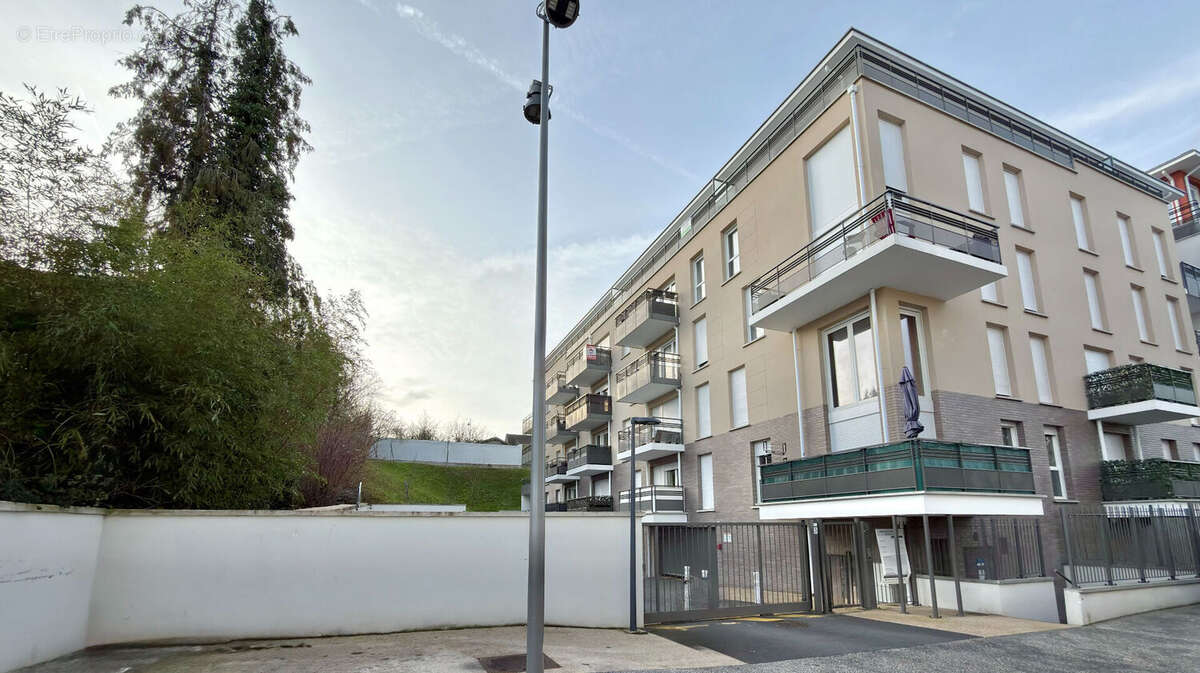 Appartement à CORBEIL-ESSONNES