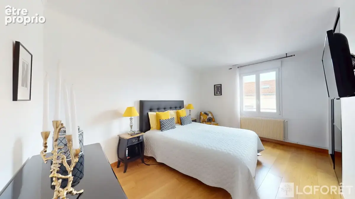 A vendre, Maison de Ville secteur Luton Av de Laon, 3 chambres, cour et deux garages - photo 7
