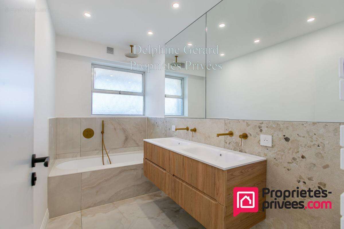 Appartement à VILLENEUVE-LOUBET