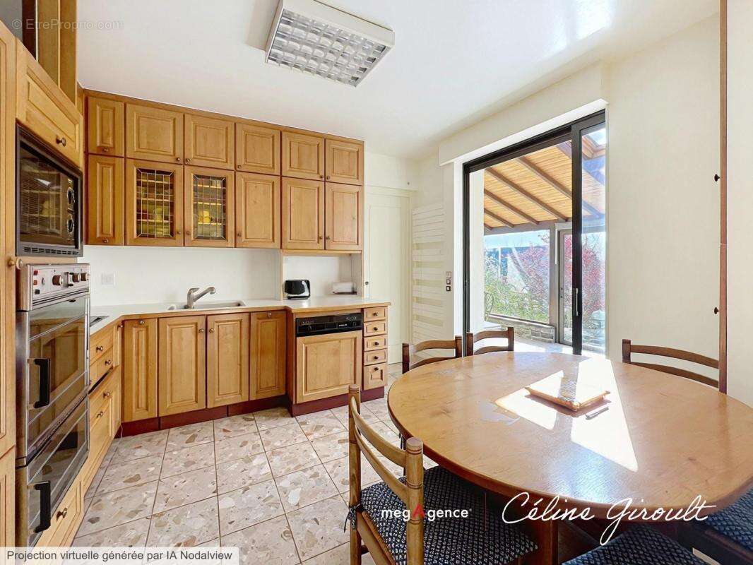 Spacieuse maison avec garage et dépendance pour camping-car ! - photo 6