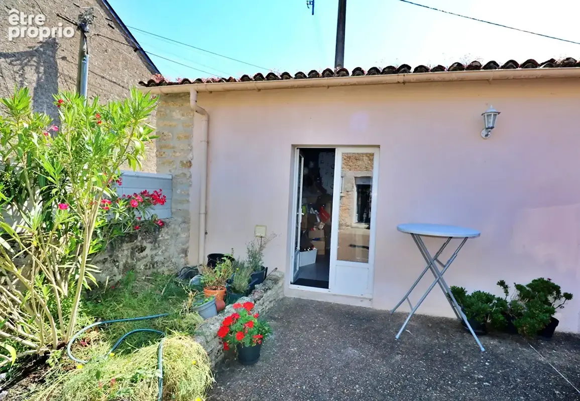 Maison Terranjou T3 avec jardin et dependances - photo 4