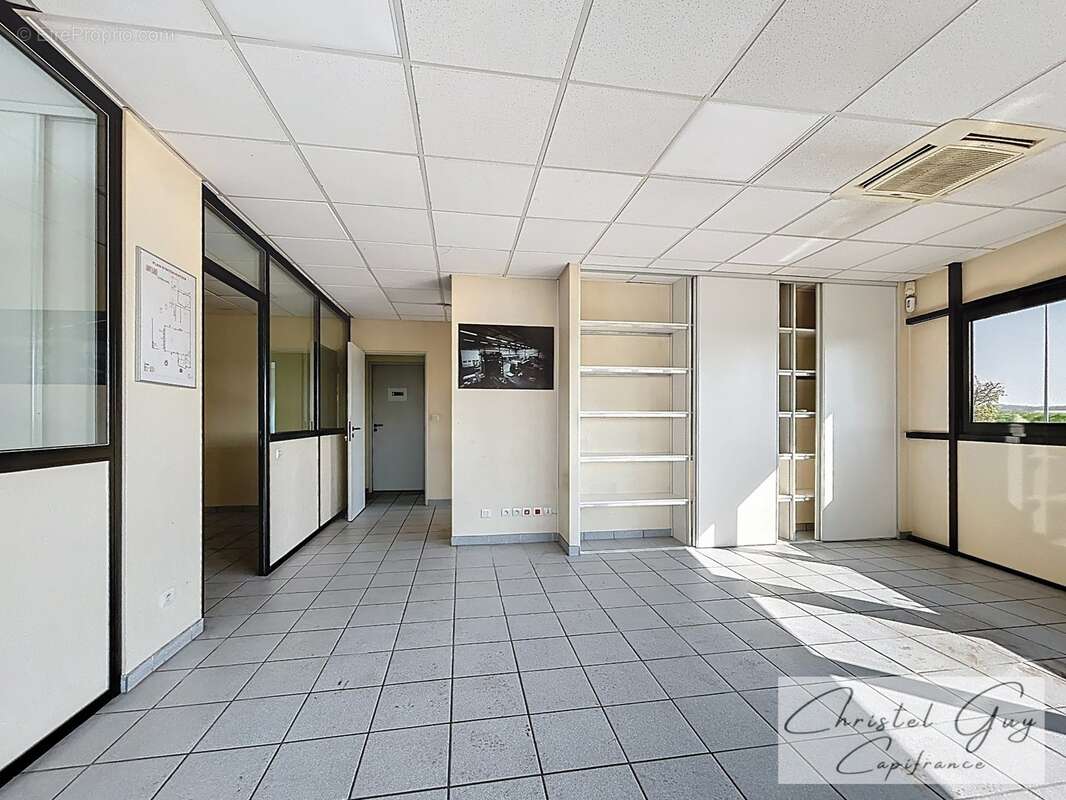 Local/bureau/Entrepôt à vendre SAINT PATERNE RACAN (37), 30 minutes de Tours - photo 8