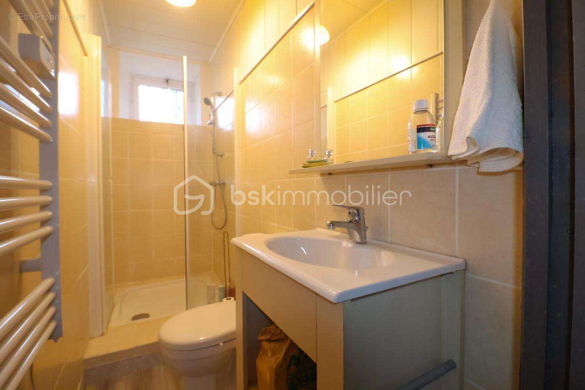 Appartement à CORNUS