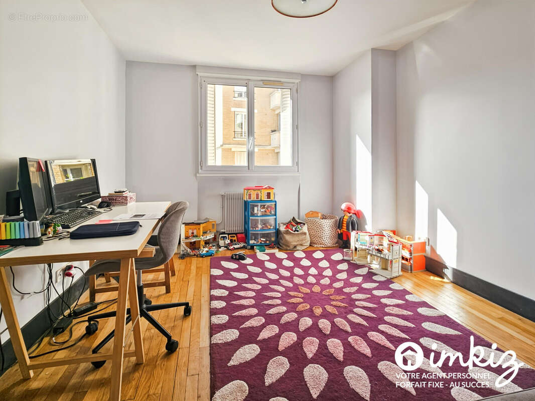 Appartement à PARIS-14E