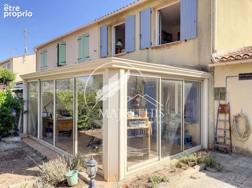 Hyères (secteur lycée horticole) — maison t4 avec jardin, veranda et garage — - photo 7