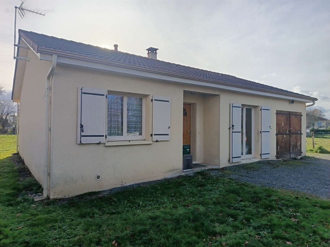 Maison à VICQ-SUR-BREUILH