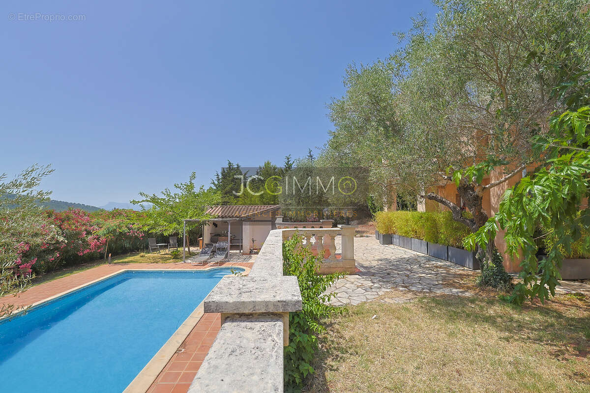 Villa T8 190m2 hab + Dépendance + Piscine + Vue dominante - photo 19