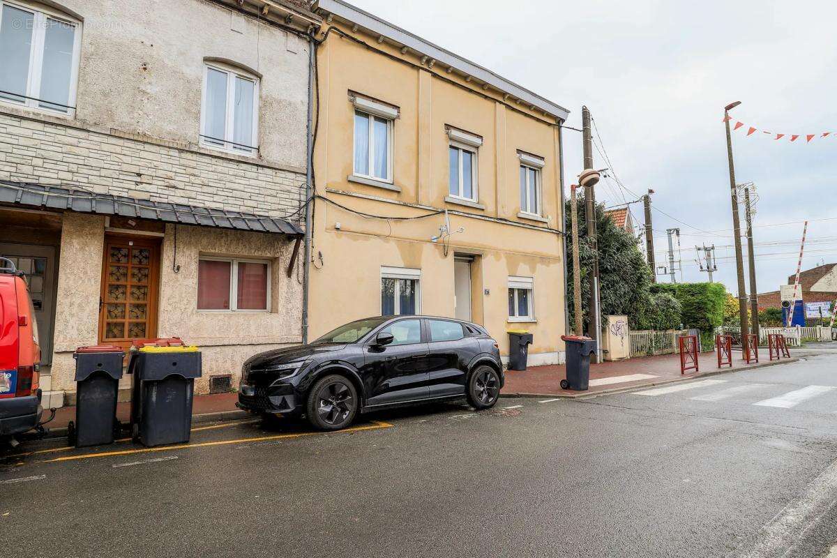 Maison à SALLAUMINES