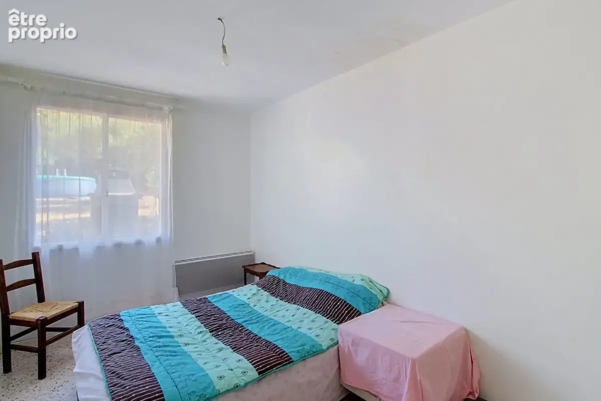 A VENDRE EN EXCLUSIVITÉ !  A SAINT-ANTONIN DU VAR - Maison de plain-pied de 82m² + garage  sur un terrain de 2300 m² - photo 6