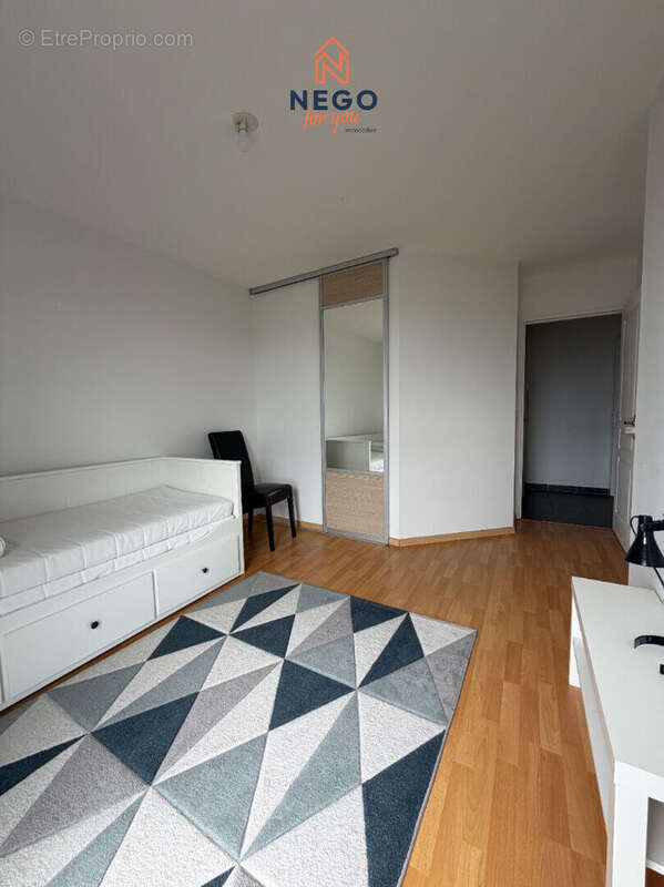 Appartement à LES PONTS-DE-CE