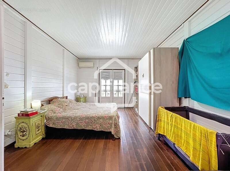 Maison à LES ABYMES