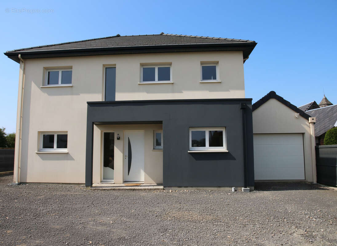 Maison à GRANDVILLIERS