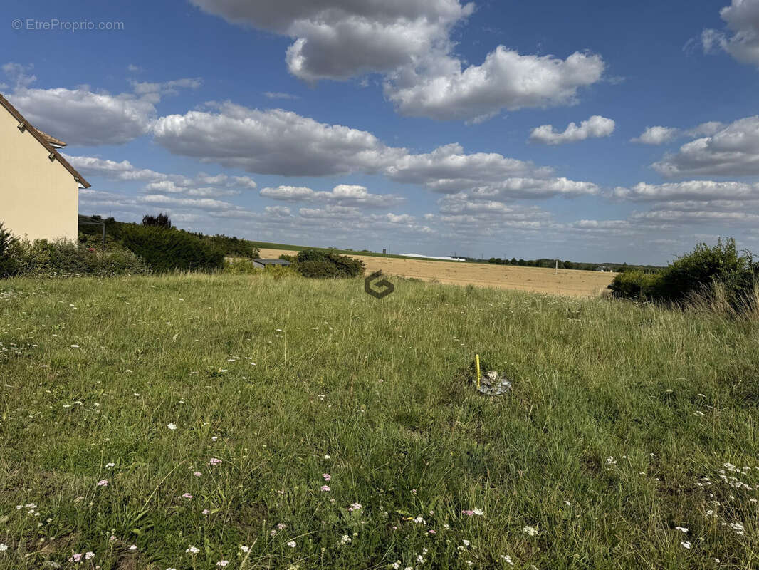 Terrain à AIGNY