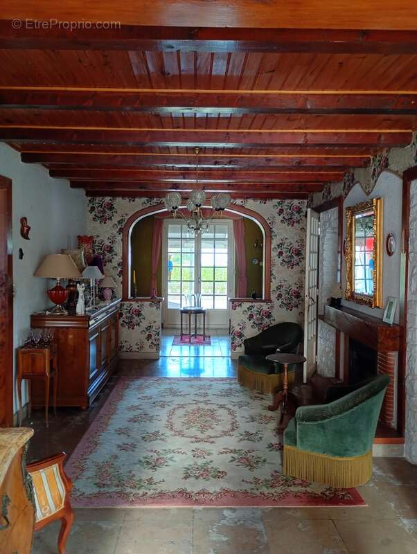 Maison 165 m² à Chateaubernard  - photo 3