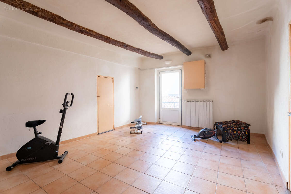 Maison à SIMIANE-COLLONGUE