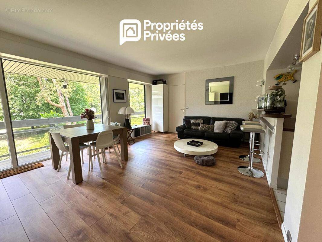 Appartement à VERSAILLES