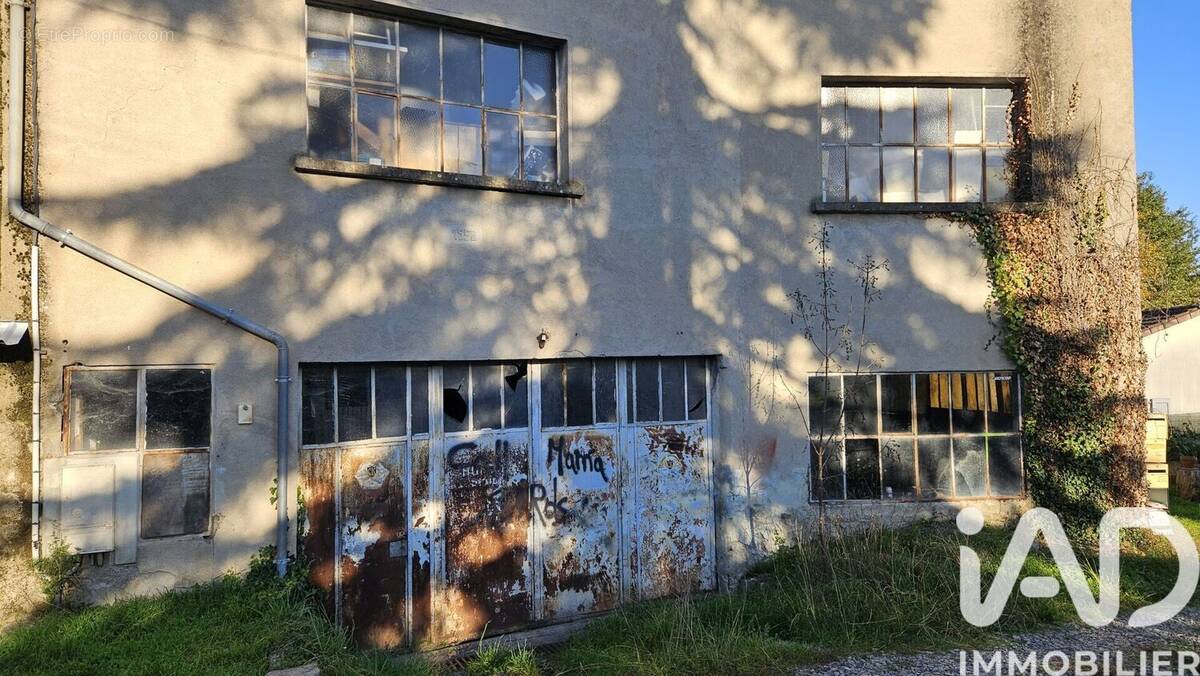 Photo 1 - Parking à MAURS