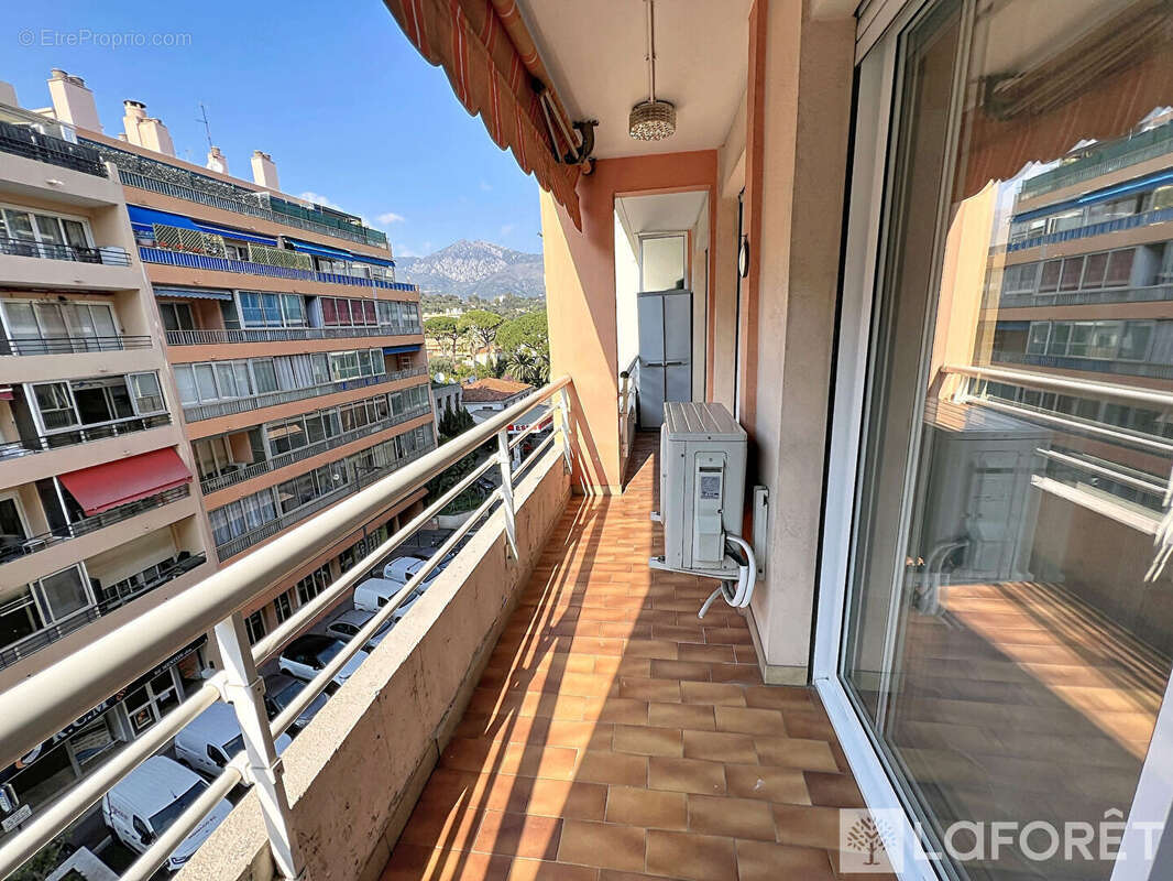 Appartement à ROQUEBRUNE-CAP-MARTIN